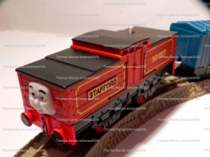 TOMY/TrackMaster trenulet baterii - Thomas locomotiva STAFFORD cu 2 vag - F.RARA foto