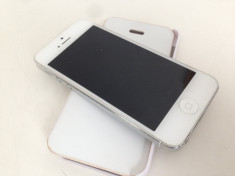 Apple IPHONE 5 16GB WHITE stare foarte buna , codat VODAFONE Ro. foto