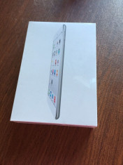 Apple iPad Mini 2, Ecran Retina, White (Alb) 16GB, Wi-Fi, Silver, Ambalaj original SIGILAT foto