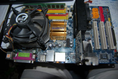 Placa Baza gigabyte ga- 945pl- s3 + Procesor Core 2 duo e7300 + 2 Gb ram + Placa Video ATI HD4550 foto