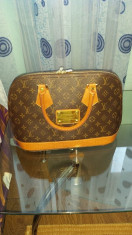 geanta louis vuitton foto