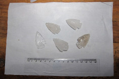 varfuri sageti piatra cuart - reproducere neolitic foto