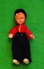 Papusa etno, costum traditional olandez, ceramica cu sarma, imbracaminte fetru,