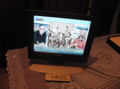 TV LCD UNITED LTV 15X53 CONSUM FOARTE MIC --22 WATTI foto