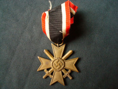 Crucea germana de merit pentru razboi, clasa a 2-a, cu spade si panglica 1939 al 3-lea Reich. Originala ! foto