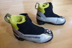 Clapari ski Fischer Sprint, Made in Indonesia; marime 29 foto