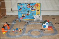 Thomas and Friends Working Hard Set - trenulete, vagon, cladiri si traseu foto