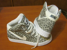 MEGA REDUCERE!!!!GHETE NIKE ANIMAL PRINT MARIMI-40 ,PRET MIC MICUT!!! foto