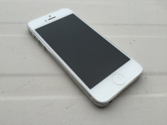 iPhone 5 16GB White stare f buna , original , functioneaza impecabil - 949 LEI ! Okazie ! foto