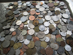 --2-- Lot mare de 500 monede vechi romanesti si straine , o gramada de bani vechi Romania , Europa &amp;amp; alte continente foto