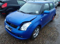 Aripa fata Stanga Dreapta Suzuki Swift &amp;#039;04-&amp;#039;10 Usor Strambe foto