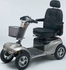 Carut scooter electric handicap dizabilitati foto