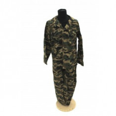 Costum camuflaj militar foto