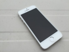 iPhone 5S 64GB Silver stare excelenta-impecabila , NEVERLOCKED , full , original - 1699 LEI ! Okazie ! foto