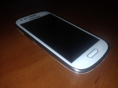 Samsung Galaxy S3 Mini cu display spart foto