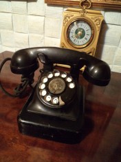 TELEFON EBONITA SUPER DECOR SI FUNCTIONAL ANII 1950 - 1955,LIVRARE GRATUITA,PRODUSUL SE POATE RETURNA foto
