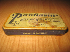 Cutie metalica veche pastile -Panflavin BAYERN Leverkusen. foto
