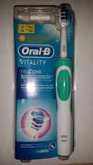 PERIUTA DINTI ORAL B VITALITY TRIZONE foto