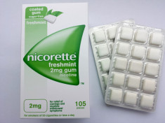Guma Nicorette Freshmint 2mg - Cutie 105 gume foto