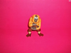 figurina personaj din desene maimuta ce sare de la mc donalds foto