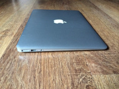 MacBook AIR 13&amp;#039;&amp;#039; !!! 1.7GHz i5+Turbo BOOST !!! 256GB SSD !!! PLACA VIDEO INTEL HD GRAPHICS !!! CALIFICATIVE 100% POZITIVE !! CELM MAI BUN PRET !!! foto