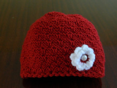 Caciulita tricotata handmade 1-3 ani NOU-NOUTA ROSIE din mohair calitativ si moale, cu floricica foto
