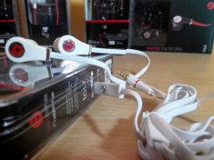 Casti MONSTER BEATS pe ALB cu Microfon foto