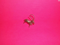 figurina animal capricorn din plastic foto