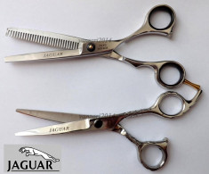 Foarfeca de tuns profesionala JAGUAR 5,5&amp;quot; + Foarfeca de FIlat Jaguar + Pelerina de tuns - OFERTA LIMITATA foto