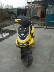 scuter aprilia foto