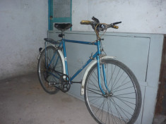 Bicicleta semicursiera Ruseasca Sputnik foto