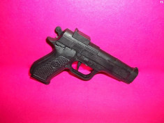 pistol de jucarie din plastic foto