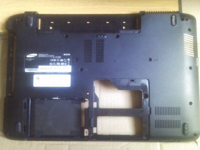 bottom case Samsung RV510 NP-RV510 ba81-11215a cu DEFECT !!! foto