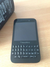 Vand/Schimb BlackBerry Q5 foto