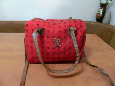 GEANTA LOUIS VUITTON -SUPERBA ,PRET MICUT! 27 X 23 CM foto