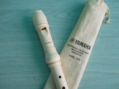 fluier yamaha foto