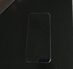 Vand Iphone 5 negru second hand foto