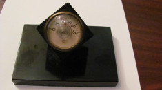 CY - Termometru URSS (Rusia) anii &amp;#039;70 cu arc in forma de cub ebonita functional foto