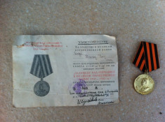 Decoratie veche WW2 + brevetul de acordare foto