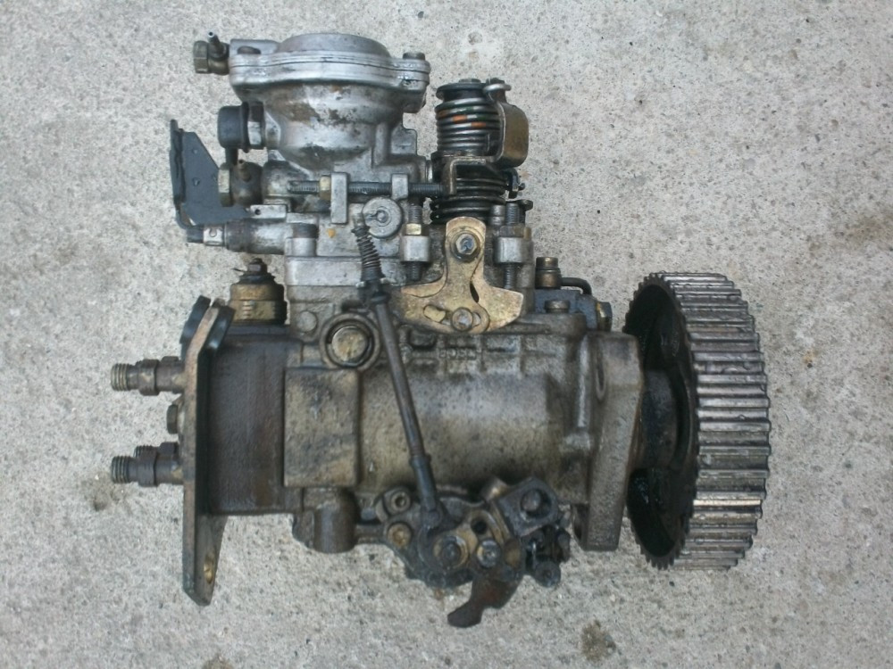 Pompa injectie Volkswagen Golf 3 motor 1.9 TD ( turbo diesel ) cod motor  AAZ | arhiva Okazii.ro