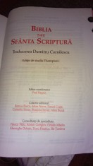 Vand Biblia Thompson. foto