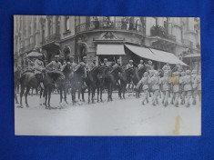 FOTOGRAFIE VECHE *OFITERII REGIMENTULUI 32 OBUZIERE LA DEFILAREA DIN 10 MAI 1923 foto