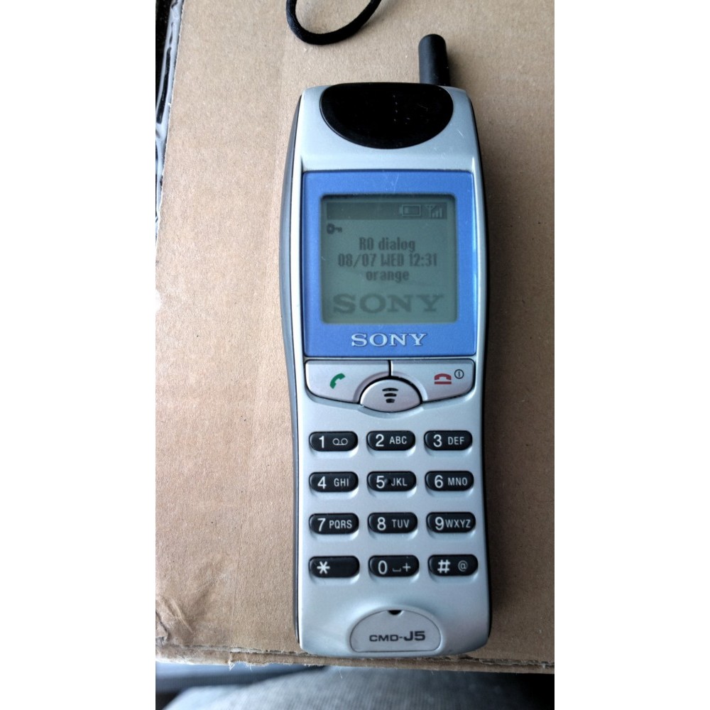 Sony CMD-J5 Mobiltelefon otestad | Köp på (724896096