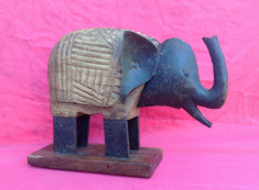 Elefant din lemn si metal !!! foto