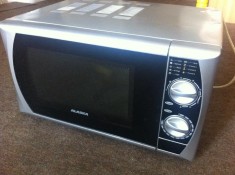 cuptor microunde alaska grill foto