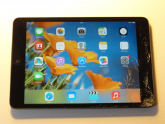 REDUS! IPAD mini, 32GB, WI-FI, ecran crapat, reparabil foto