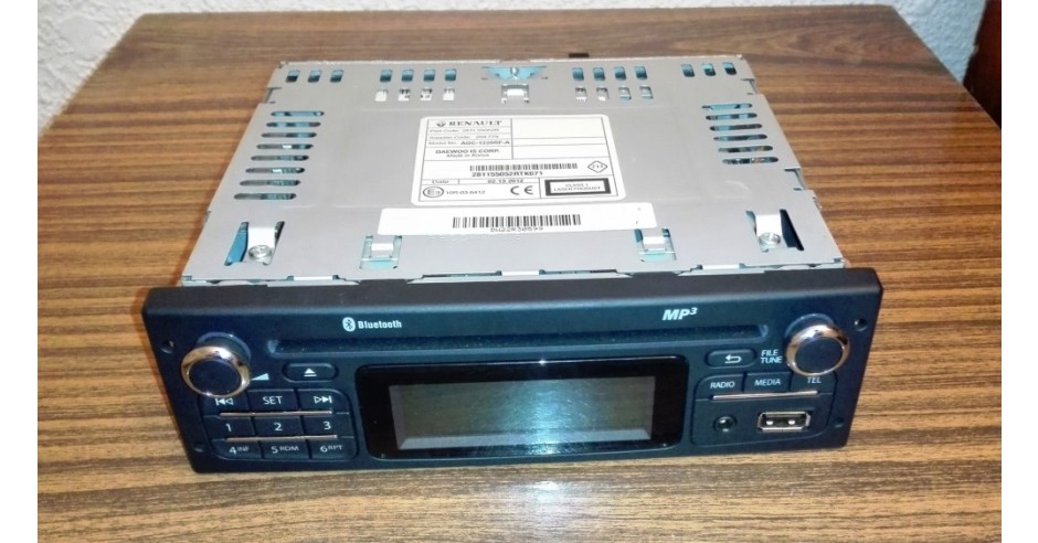 Radio Casetofon Daewoo AGC-1220RF-A - modelul de pe Logan si Duster ...