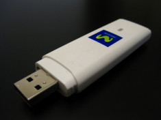 Modem stick dongle USB internet mobil 3G Huawei E1752 decodat liber de retea foto