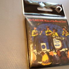 MAGNET/MAGNETI FRIGIDER - THE BEATLES - CAVERN CLUB - suport metalic - NOU