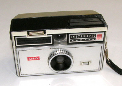 Kodak Instamatic 100 pentru piese sau reparat foto
